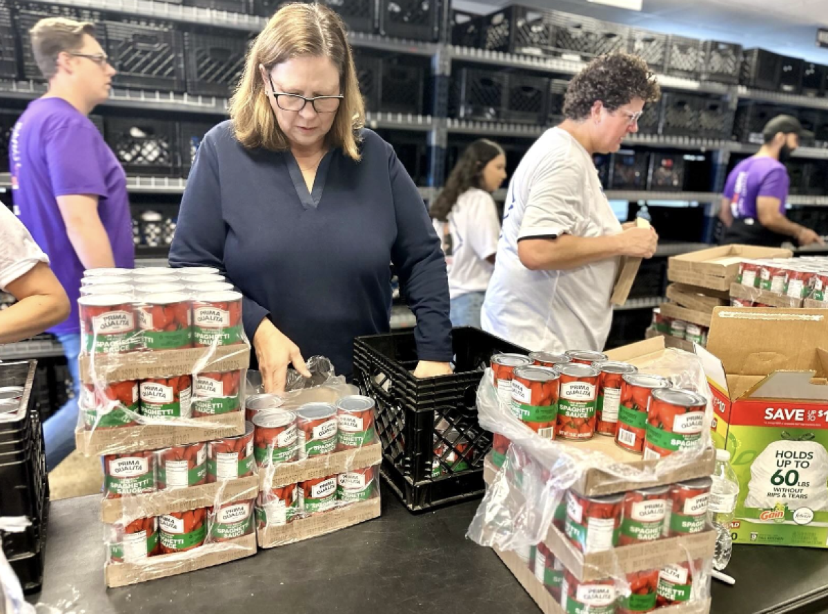Congresswoman Julie Johnson Volunteers at Local Food Pantry Amid a Government Shutdown